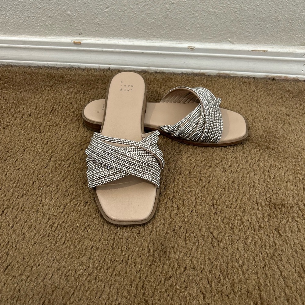 ❌❌*** SOLD *** ❌❌Elegant Beige Sandals with Rhinestone Detailing